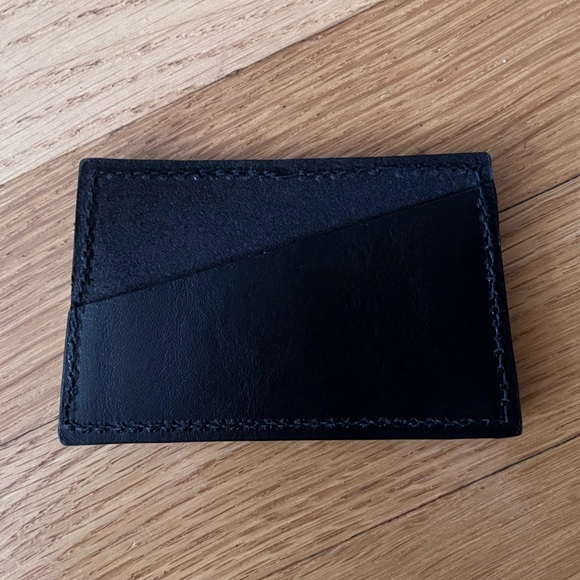 Wicker Wings Cardholder - Picture 3 of 3